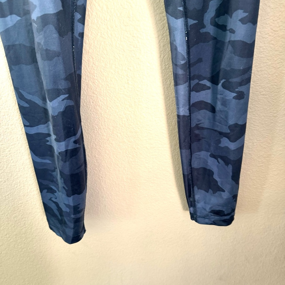 Beyond Yoga Lux High Waisted Camouflage Midi Leggings Blue Size Medium - Picture 4 of 9